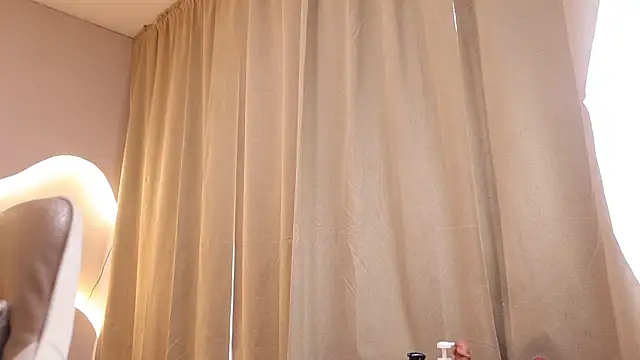 Snapshot of kehlannis_ chatting on 10/15/25, 08:28 kehlannis online show from 10/15/25, 08:28