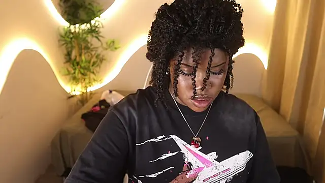 kehlannis  online show from 10/27/25, 08:32