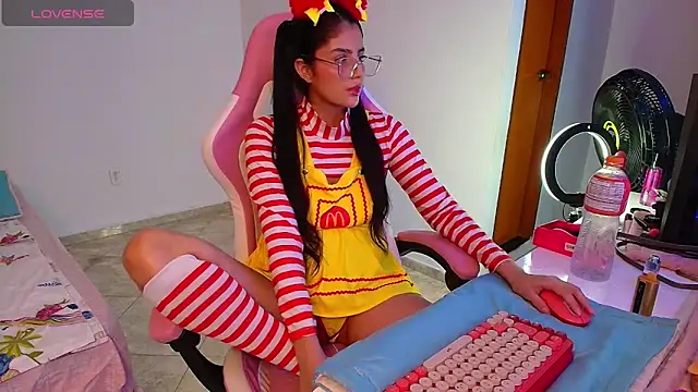 Julieta Rose19 online show from 04/05/26, 09:54