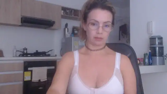 LovePaula online show from 12/16/25, 12:48