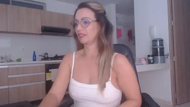 LovePaula online show from 02/16/26, 01:48