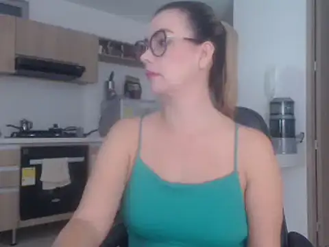 Snapshot of LovePaula chatting on 03/18/25, 11:33 LovePaula online show from 03/18/25, 11:33