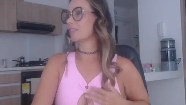 LovePaula online show from 11/23/25, 12:26