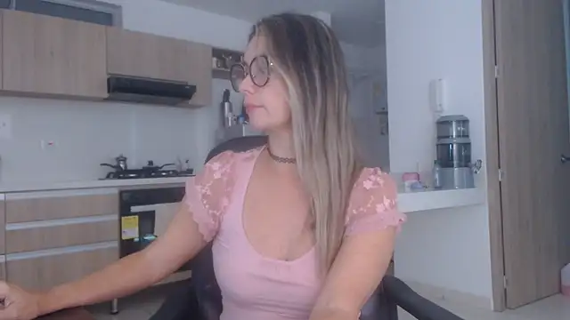 LovePaula online show from 12/03/25, 12:26