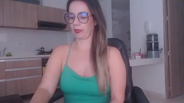 Snapshot of LovePaula chatting on 07/11/26, 11:38 LovePaula online show from 07/11/26, 11:38