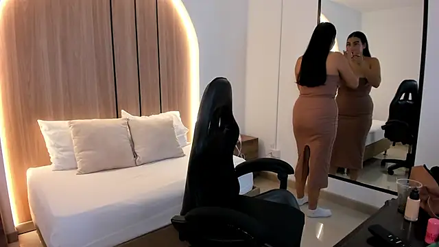 olivia willoow online show from 12/20/25, 02:25