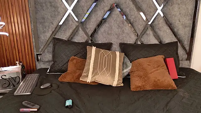 Dafne  Ruiz online show from 10/04/25, 12:07