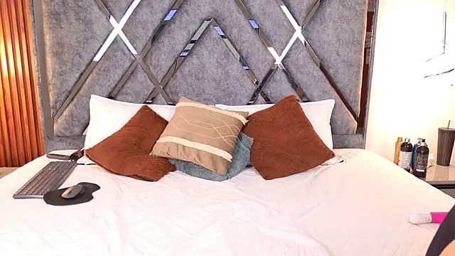 Dafne  Ruiz online show from 11/29/25, 02:17