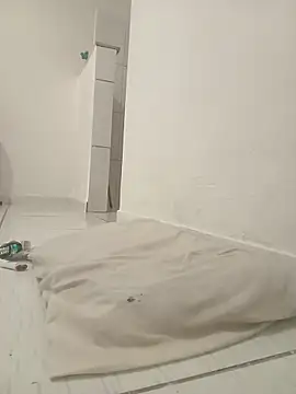 PrettahSantos online show from 10/18/25, 12:51