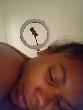 PrettahSantos online show from 09/29/25, 02:01