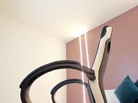 zoee zi online show from 03/11/26, 08:25