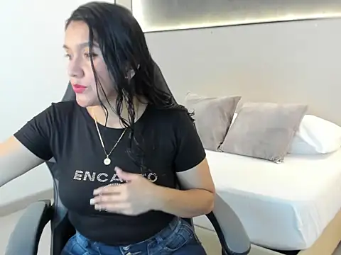 Snapshot of zoee_zi chatting on 09/27/25, 06:58 zoee zi online show from 09/27/25, 06:58