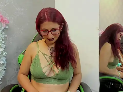 Snapshot of VictoriaSpenser chatting on 10/06/25, 08:31 VictoriaSpenser online show from 10/06/25, 08:31