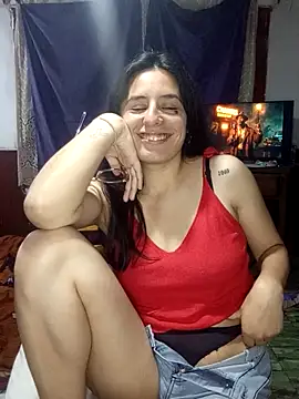 Snapshot of lucixxx14 chatting on 10/17/25, 04:16 lucixxx14 online show from 10/17/25, 04:16