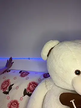 Snapshot of Linda_rouse chatting on 11/18/25, 10:02 Linda rouse online show from 11/18/25, 10:02