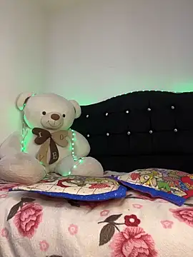 Snapshot of Linda_rouse chatting on 12/20/25, 09:17 Linda rouse online show from 12/20/25, 09:17