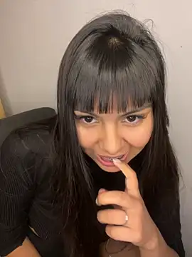 Snapshot of Bulma04 chatting on 09/28/25, 09:16 Bulma04 online show from 09/28/25, 09:16