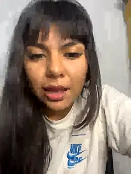 Snapshot of Bulma04 chatting on 10/15/25, 04:48 Bulma04 online show from 10/15/25, 04:48