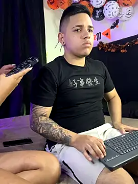 Snapshot of BoomChikaWow chatting on 10/27/25, 11:38 BoomChikaWow online show from 10/27/25, 11:38