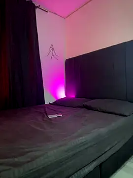 Snapshot of BoomChikaWow chatting on 11/07/25, 11:41 BoomChikaWow online show from 11/07/25, 11:41