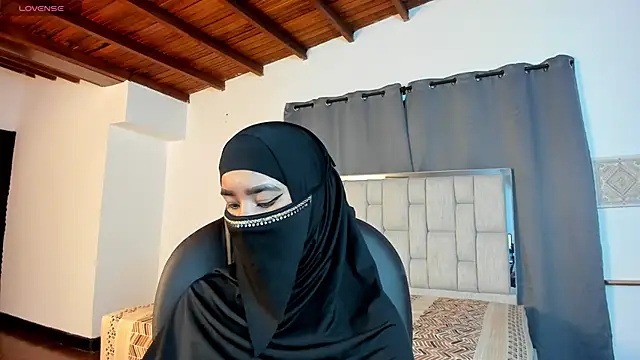 kalila latif online show from 11/13/25, 02:48