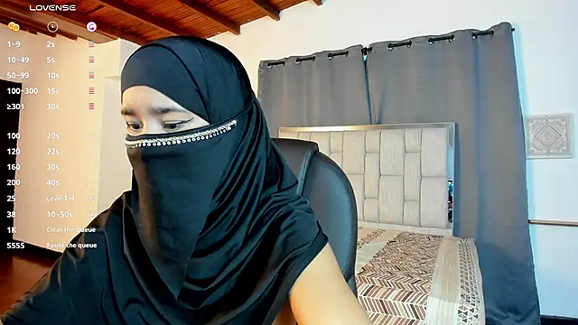 kalila latif online show from 10/15/25, 02:54