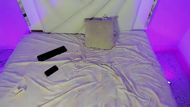 Isabela saenz online show from 09/30/25, 05:02