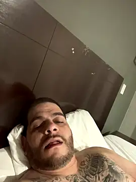 Snapshot of nowandthe chatting on 10/12/25, 04:36 nowandthe online show from 10/12/25, 04:36