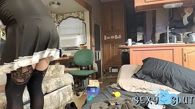 Snapshot of Clouds_4play chatting on 11/23/25, 01:43 Clouds 4play online show from 11/23/25, 01:43