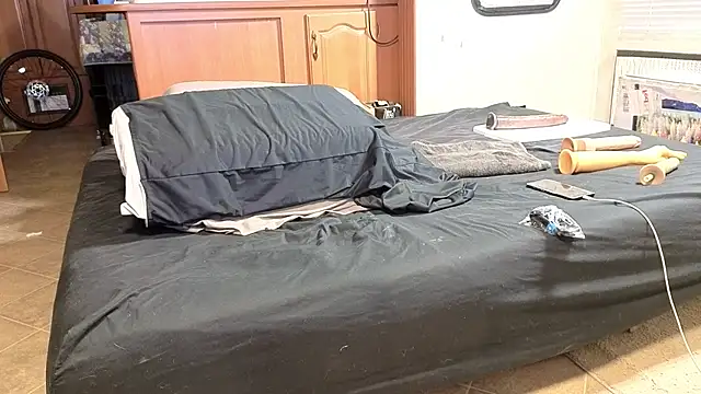 Snapshot of Clouds_4play chatting on 10/29/25, 06:45 Clouds 4play online show from 10/29/25, 06:45