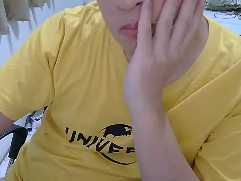 Snapshot of chien8863 chatting on 10/03/25, 09:38 chien8863 online show from 10/03/25, 09:38