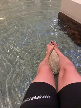 Snapshot of skys777 chatting on 12/17/25, 01:54 skys777 online show from 12/17/25, 01:54