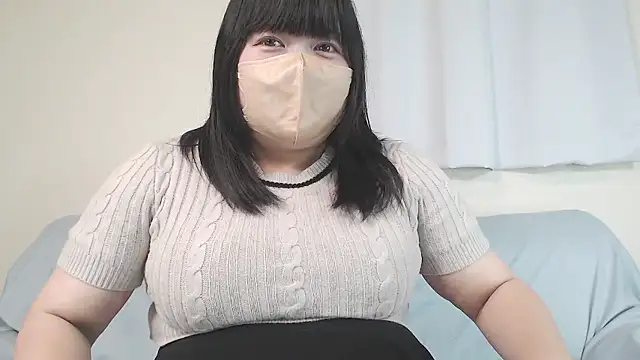 Snapshot of YUA_Fcup_18_ chatting on 10/16/25, 10:45 YUA Fcup 18 online show from 10/16/25, 10:45