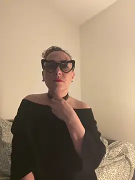 Reine du Vice84 online show from 02/09/26, 09:46