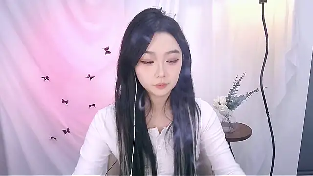 Miao-Maimiao online show from 11/23/25, 01:54