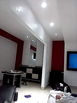 Snapshot of transreyna chatting on 03/01/25, 07:59 transreyna online show from 03/01/25, 07:59