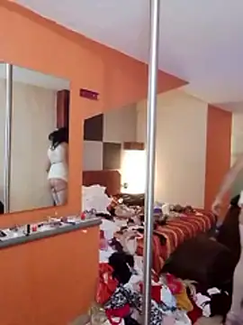 transreyna online show from 11/29/25, 07:14