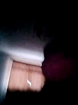 Snapshot of transreyna chatting on 02/04/25, 01:27 transreyna online show from 02/04/25, 01:27