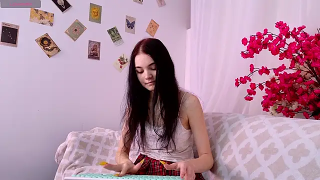 Snapshot of chatting on 10/25/25, 06:23 online show from 10/25/25, 06:23