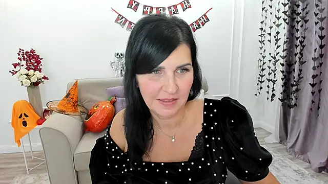 Moon Veloure1 online show from 10/29/25, 11:42