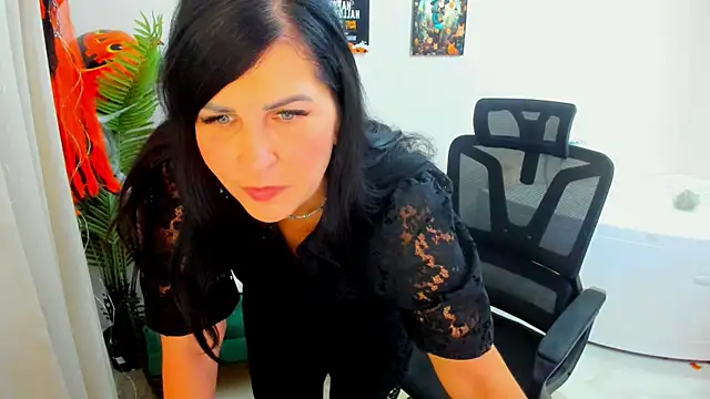 Moon Veloure1 online show from 10/21/25, 04:01