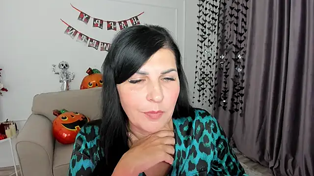 Snapshot of Moon_Veloure1 chatting on 10/19/25, 03:31 Moon Veloure1 online show from 10/19/25, 03:31