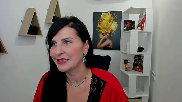 Snapshot of Moon_Veloure1 chatting on 09/30/25, 07:42 Moon Veloure1 online show from 09/30/25, 07:42