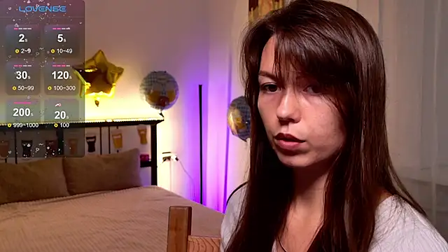 Snapshot of EllaCanny chatting on 10/06/25, 06:03 EllaCanny online show from 10/06/25, 06:03