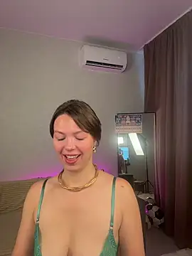 Snapshot of EllaCanny chatting on 06/25/26, 05:05 EllaCanny online show from 06/25/26, 05:05