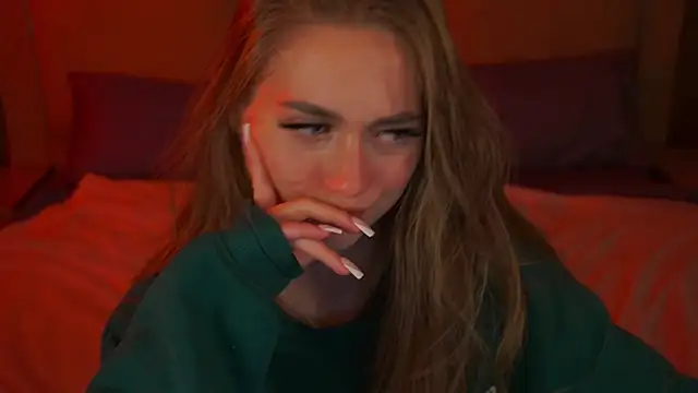 Snapshot of GoGoDream chatting on 10/10/25, 06:09 GoGoDream online show from 10/10/25, 06:09