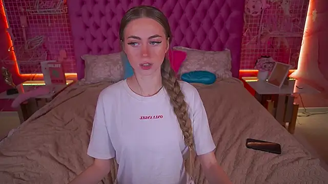 Snapshot of GoGoDream chatting on 11/29/25, 06:57 GoGoDream online show from 11/29/25, 06:57