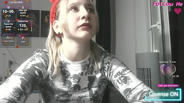 Snapshot of ChristinaFivePlus chatting on 10/09/25, 05:13 ChristinaFivePlus online show from 10/09/25, 05:13