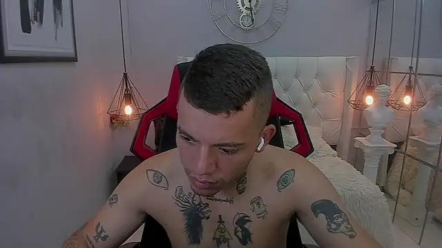 wildthor26 online show from 10/07/25, 04:35