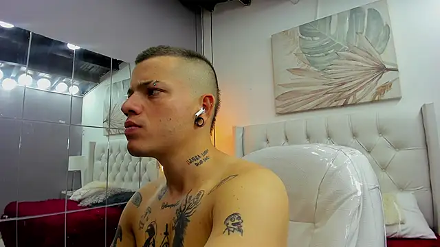 wildthor26 online show from 02/24/26, 04:35